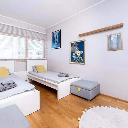 2-bedroom With Parking And Balcony Next To Old Town Lägenhet