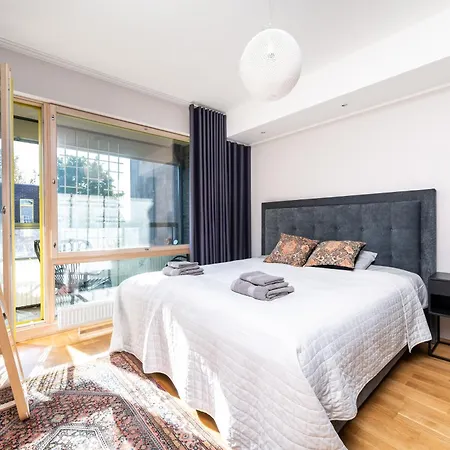 Lägenhet 2-bedroom With Parking And Balcony Next To Old Town