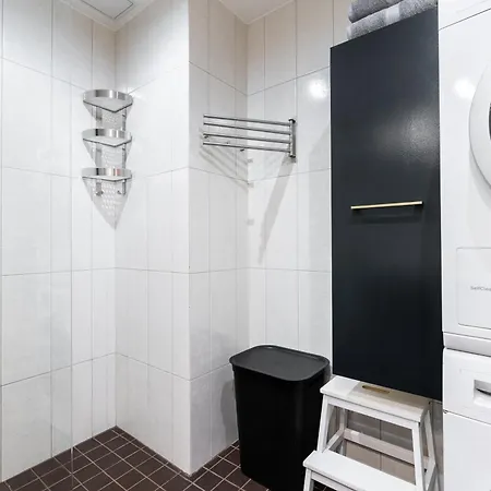 Lägenhet 2-bedroom With Parking And Balcony Next To Old Town *