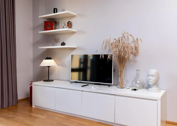 2-Bedroom Apartment With Parking And Balcony Next To Old Town Таллин