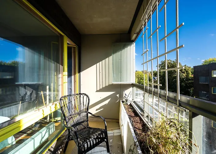 2-Bedroom Apartment With Parking And Balcony Next To Old Town *