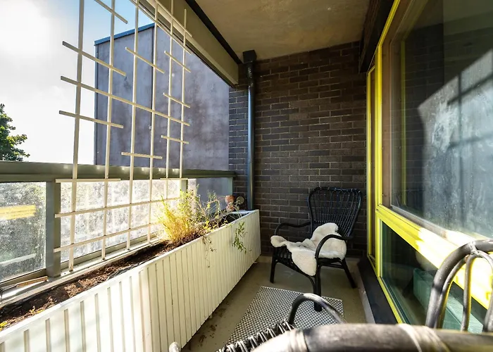 2-Bedroom Apartment With Parking And Balcony Next To Old Town Apartmán *