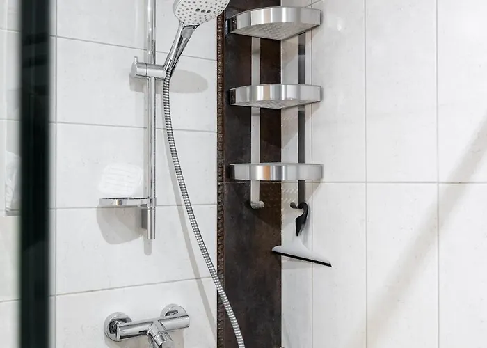 2-Bedroom Apartment With Parking And Balcony Next To Old Town