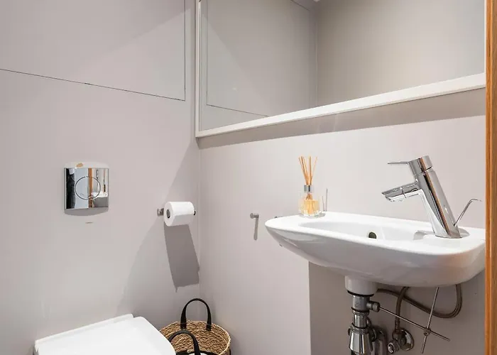 Апартаменты 2-Bedroom Apartment With Parking And Balcony Next To Old Town