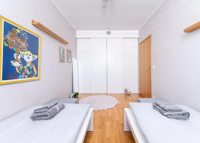 2-Bedroom Apartment With Parking And Balcony Next To Old Town